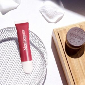 بالم لب مرطوب کننده و ترمیم کننده نوتروژینا