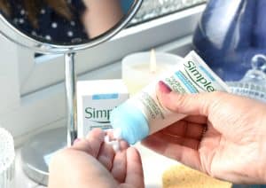 آبرسان سیمپل برای پوست خشک و دهیدراته