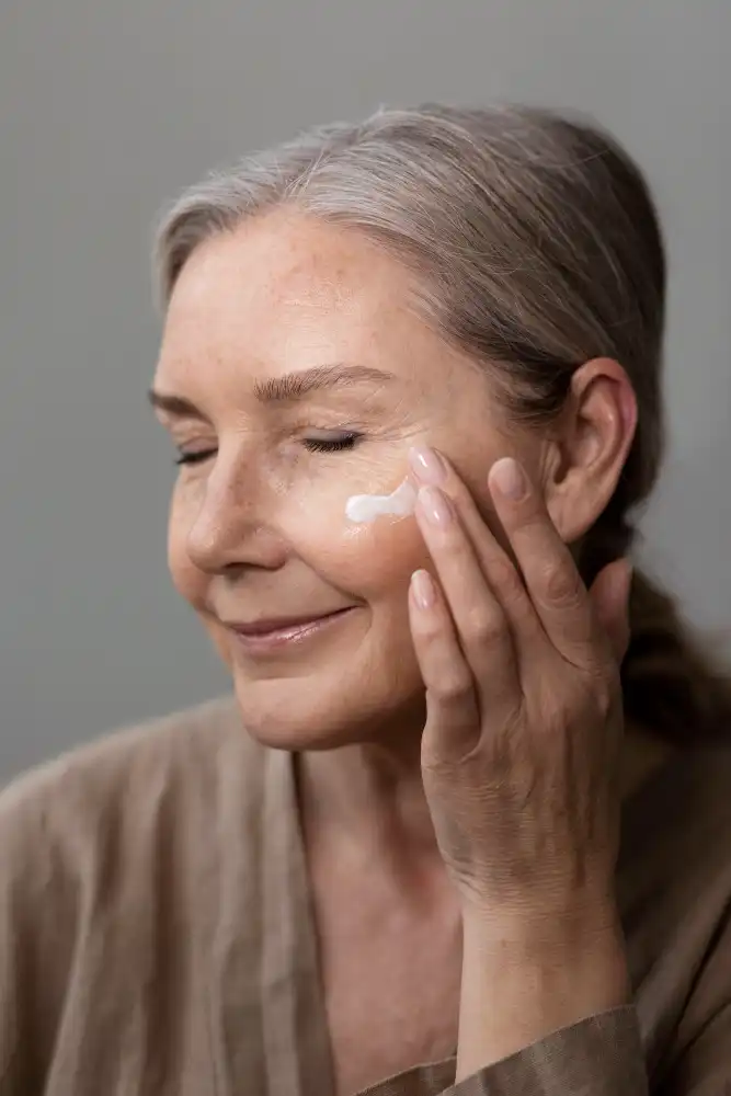 کرم ضد چروک لورال Loreal مناسب + 60 سال :