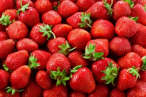 شامپو بچه ناتروفی سر و بدن رایحه توت فرنگی