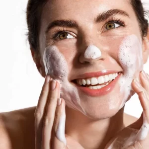 فوم شستشو مرطوبکننده انار فرودیا