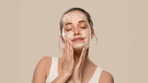 فوم شستشوی نوتروژینا Neutrogena حاوی عصاره زردچوبه حجم 150 میل